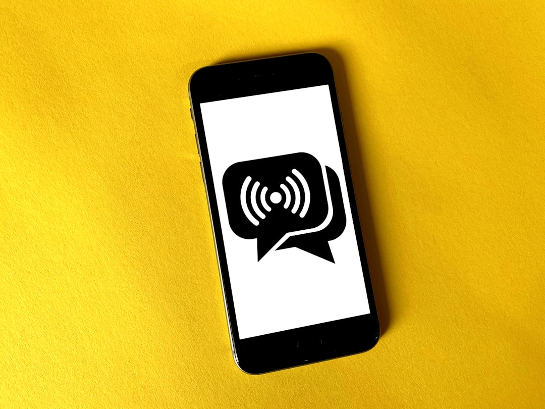 photo-1603899122332-81418ddc0e12